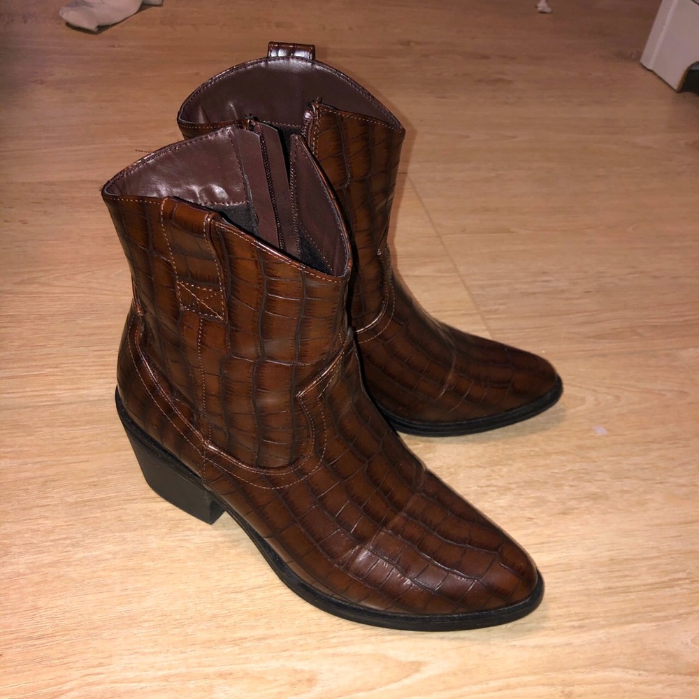 Spring booties - The coolest croc skin brown boots